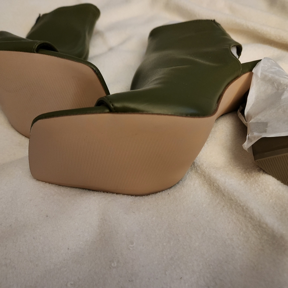 Steve Madden Olive Green Heels